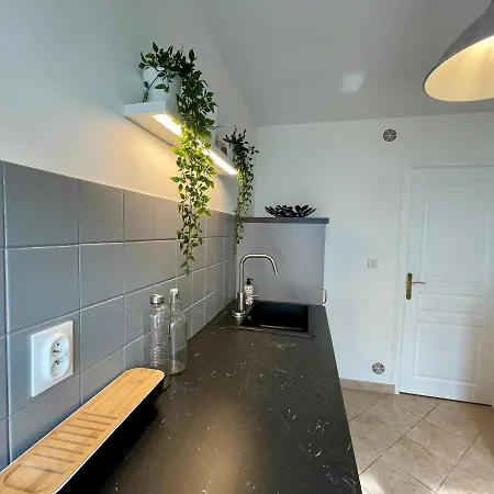 Le Monastere Apartment *